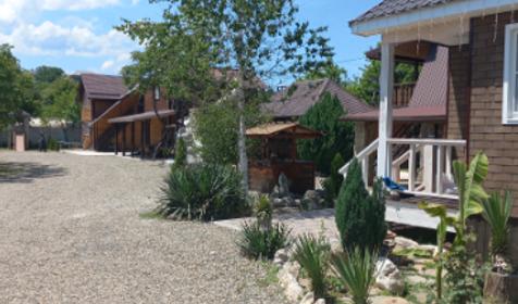 Домик у реки Дах