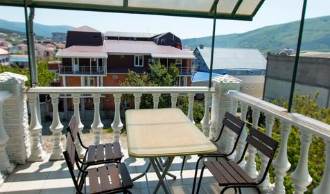 Двухкомнатный с балконом