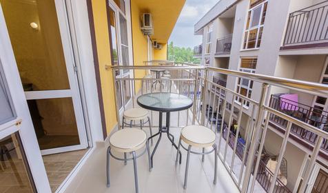 Полулюкс четырехместный с балконом