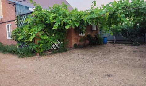 Гостиный дворик на Азовской