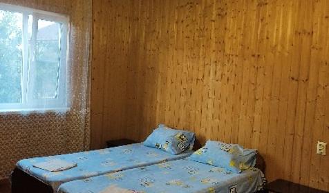 Гостиный дворик на Азовской