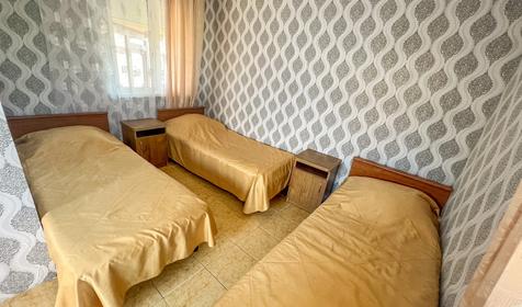 Трехместный стандарт (верхние этажи) с балконом