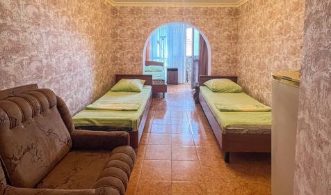 Четырехместный стандарт с балконом