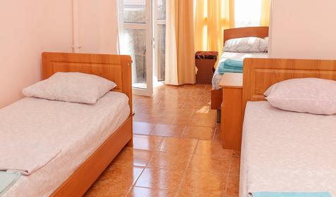 Четырехместный стандарт с балконом