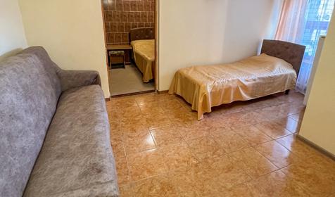 Двухкомнатный (верхние этажи, с балконом)