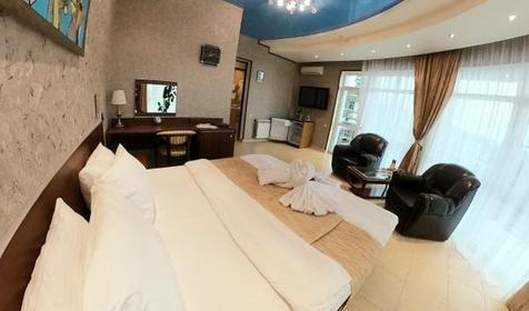 Люкс трехместный с видом на море