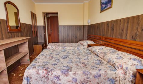 Трехместный