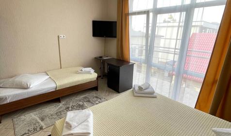 Трехместный стандарт с балконом №37