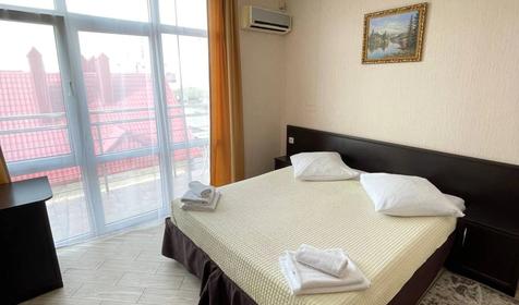 Трехместный стандарт с балконом №37