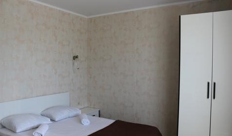 Четырехместный двухкомнатный номер с балконом