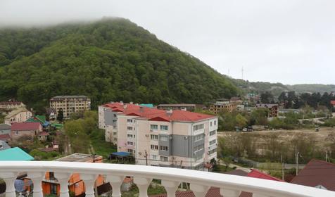 Четырехместный двухкомнатный номер с балконом