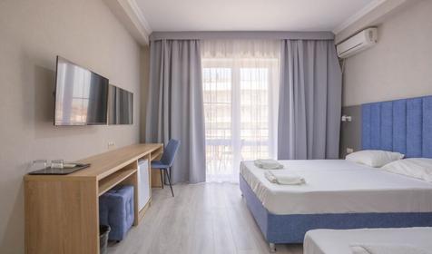 Трехместный полулюкс (двуспальная кровать + односпальная). Гостевой дом Элефтерия, г. Анапа, п. Витязево