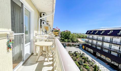 Трехместный полулюкс