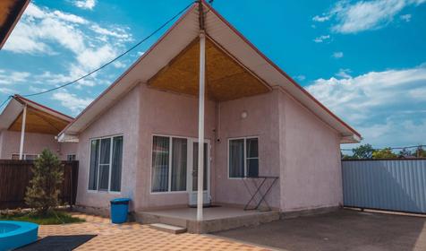 Коттедж с бассейном