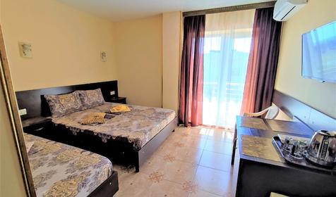 Улучшенный трехместный с балконом и видом на море