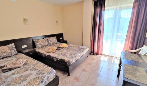 Улучшенный трехместный с балконом и видом на море