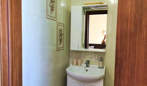 Трехместный Комфорт с большим балконом и боковым видом на море