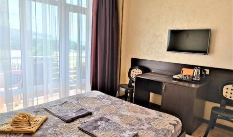 Трехместный Делюкс с балконом и видом на море