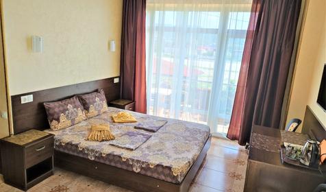 Трехместный Делюкс с балконом и видом на море