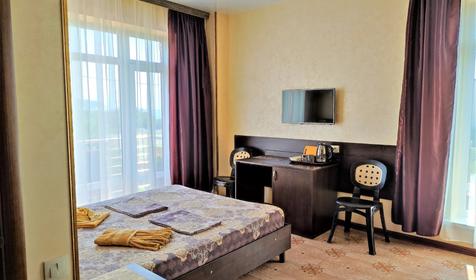 Трехместный Делюкс с балконом и видом на море