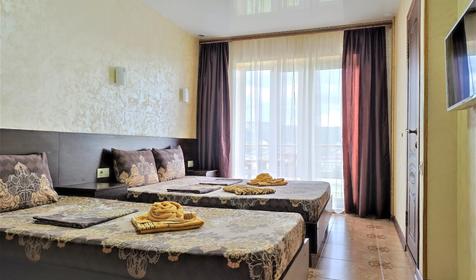 Трехместный Делюкс с большим балконом и видом на море