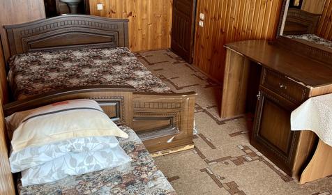 Трехместный