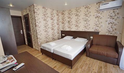 Студия трехместная с кухней