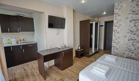 Студия трехместная с кухней