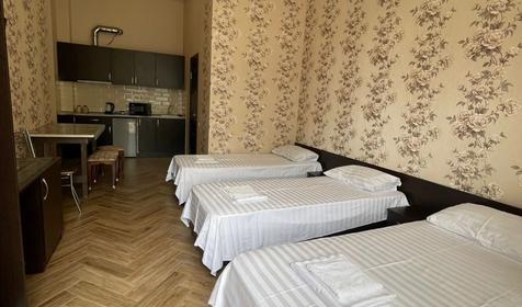 Студия трехместная с кухней