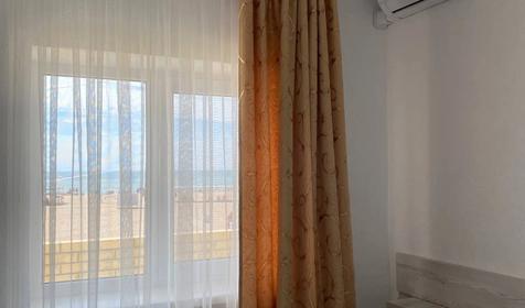 Двухкомнатный (с видом на море и с балконом)