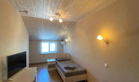 Двухкомнатная четырехместная мансарда без балкона, 4 этаж