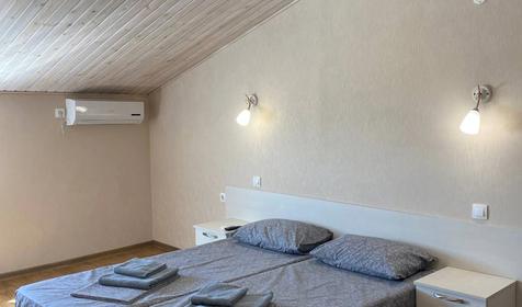 Двухкомнатная чеырехместная мансарда с видом на море, 4 этаж, без балкона