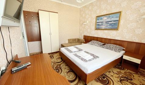 Семейный с видом во двор