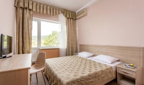 Семейный двухместный двухкомнатный. Оздоровительный комплекс AZIMUT Отель Прометей Небуг