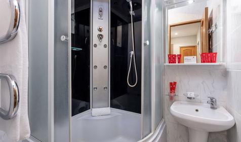 Семейный двухместный двухкомнатный. Оздоровительный комплекс AZIMUT Отель Прометей Небуг