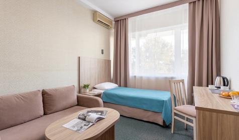 Семейный двухместный двухкомнатный. Оздоровительный комплекс AZIMUT Отель Прометей Небуг