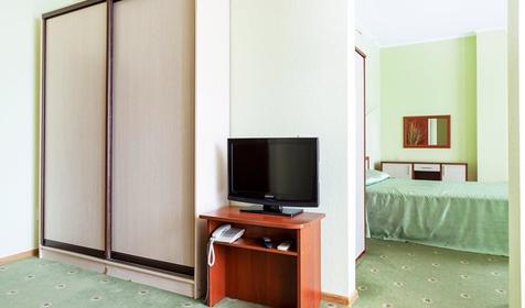 Семейный трехместный двухкомнатный