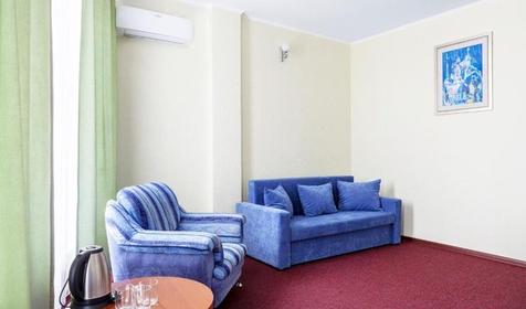 Семейный трехместный двухкомнатный с видом на море. Отель "Морской клуб". Туапсе, Небуг