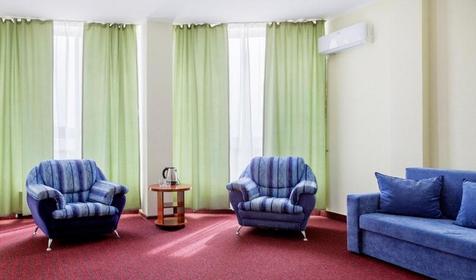 Семейный трехместный двухкомнатный с видом на море. Отель "Морской клуб". Туапсе, Небуг