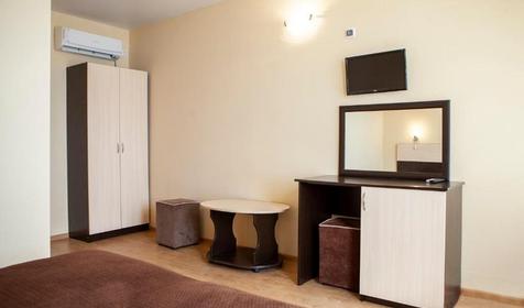 Двухместный с видом на море (корпус у бассейна). Отель "Морской клуб". Туапсе, Небуг