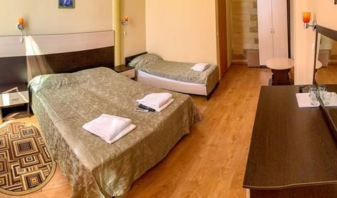 Трехместный с видом на море (корпус у бассейна). Отель "Морской клуб". Туапсе, Небуг