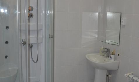 Семейный трехместный