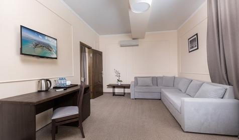 Семейный с балконом