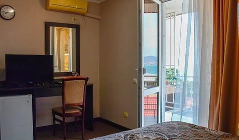 Стандарт двухместный с балконом. Отель "Центральный". Геленджик