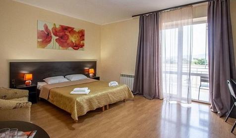 Улучшенный двухместный с балконом. Отель "Центральный". Геленджик