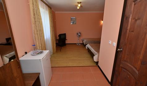 Эконом трехместный