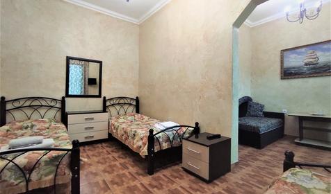 Семейный трехместный