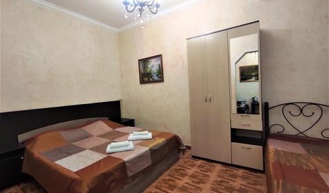 Семейный трехместный