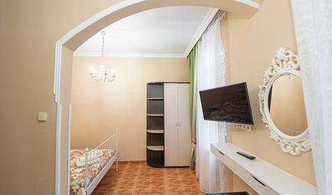 Семейный трехместный