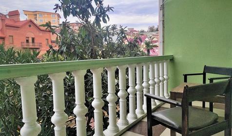 Семейный трехместный